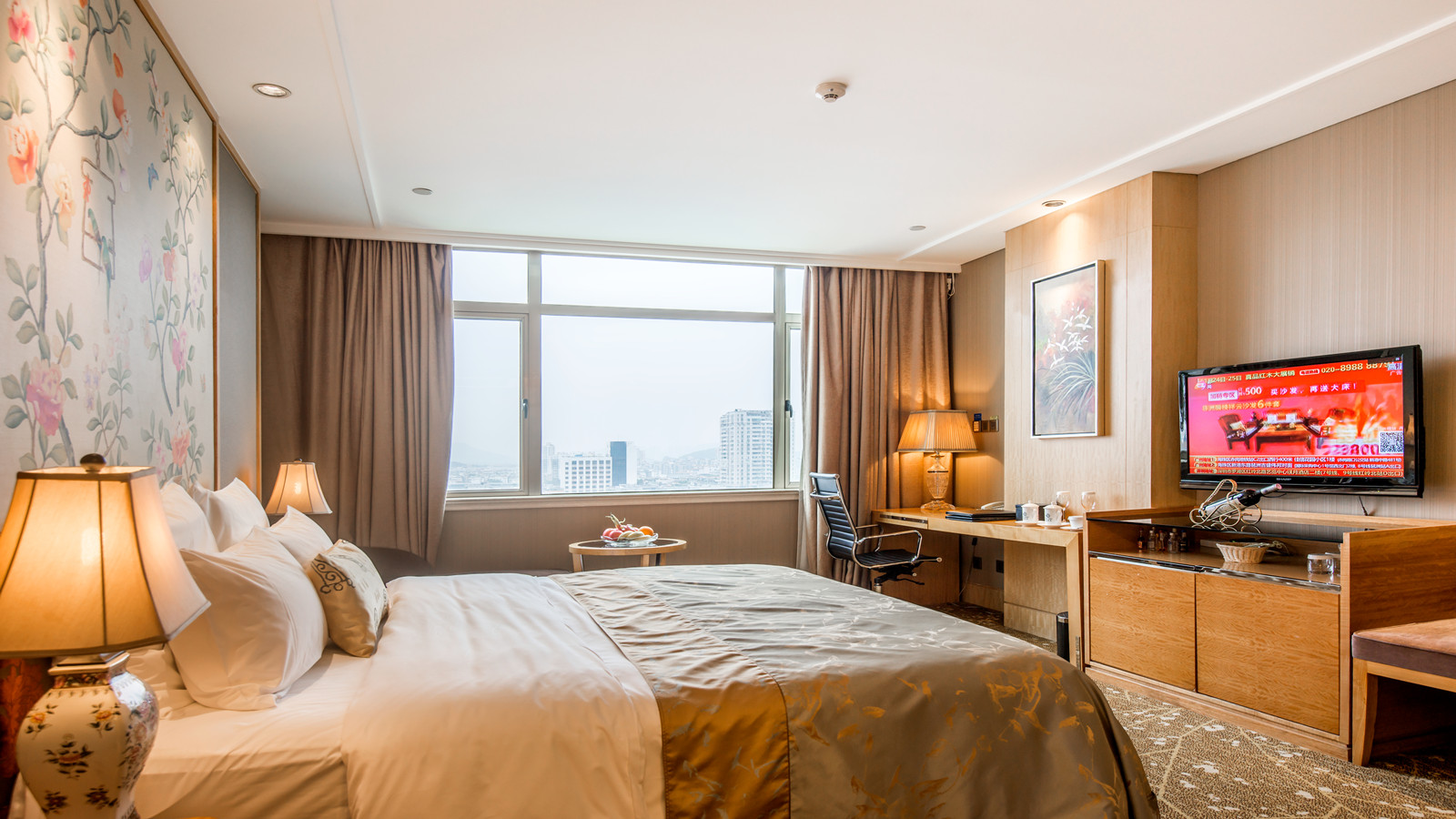 主楼豪华大床房