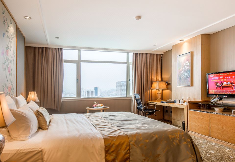 主楼豪华大床房