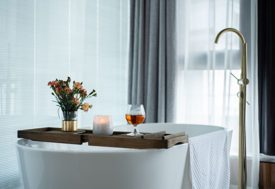 月滿軒窗·弦思大床房「巨幕投影·智能茶臺」