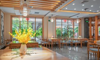 Urban Garden Smart Hotel (Zhangjiajie Wulingyuan Zixiaguan Branch)