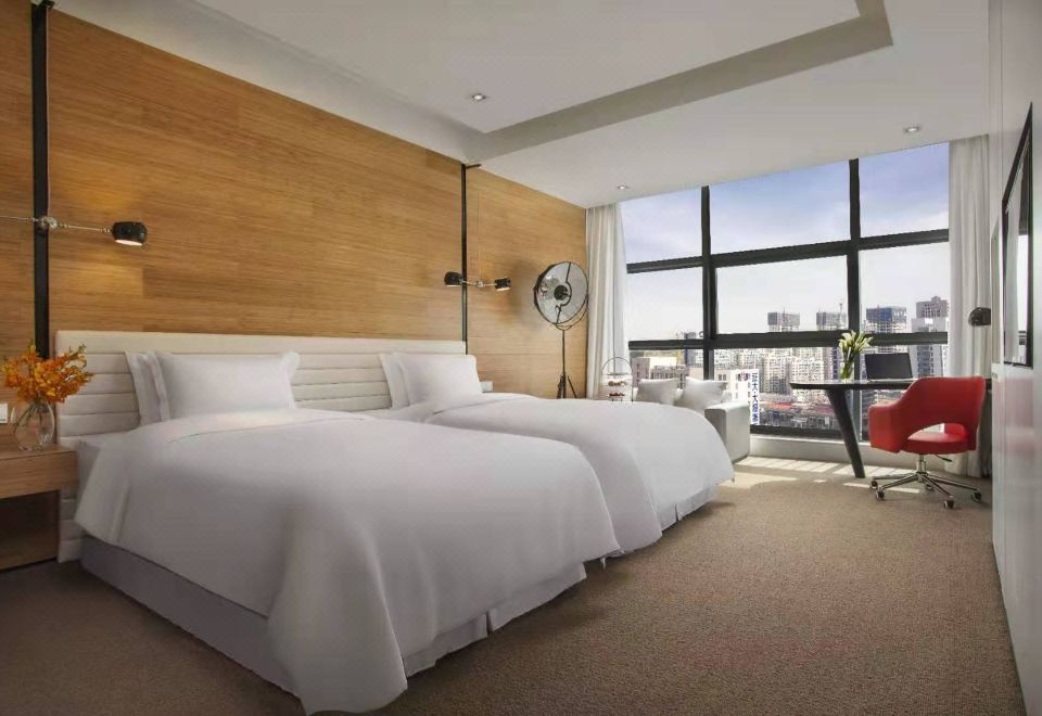 豪华双床房『休闲办公桌椅+小冰箱』