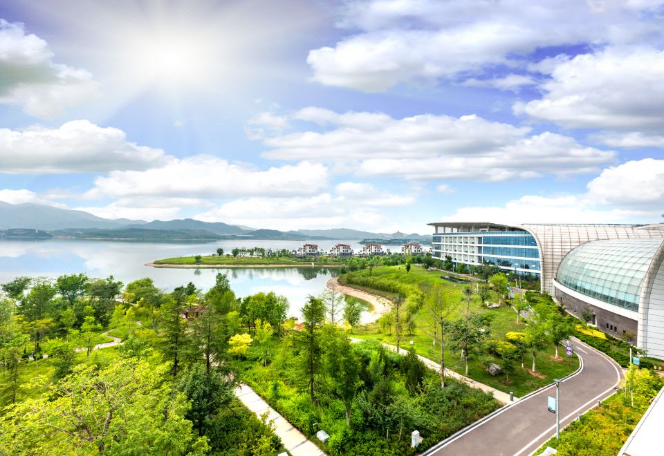 湖景高級大床房