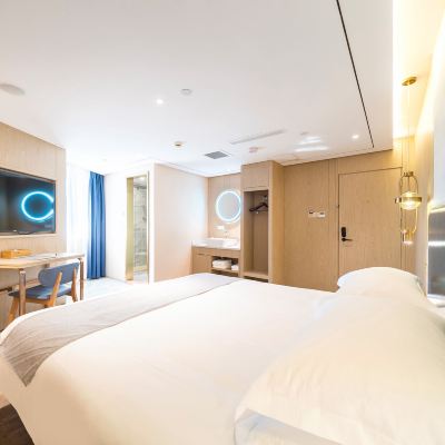 智能輕奢大床房（55寸智能電視+舒適床品） 唯庭飯店（上海金橋店）優惠