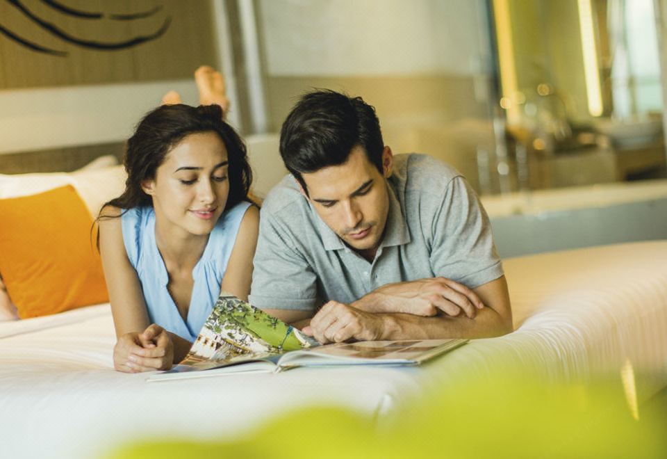 Mövenpick Siam Hotel Na Jomtien PattayaDeluxe King Room With Sea View