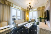 Harbourview Hotel Hotele w: 
