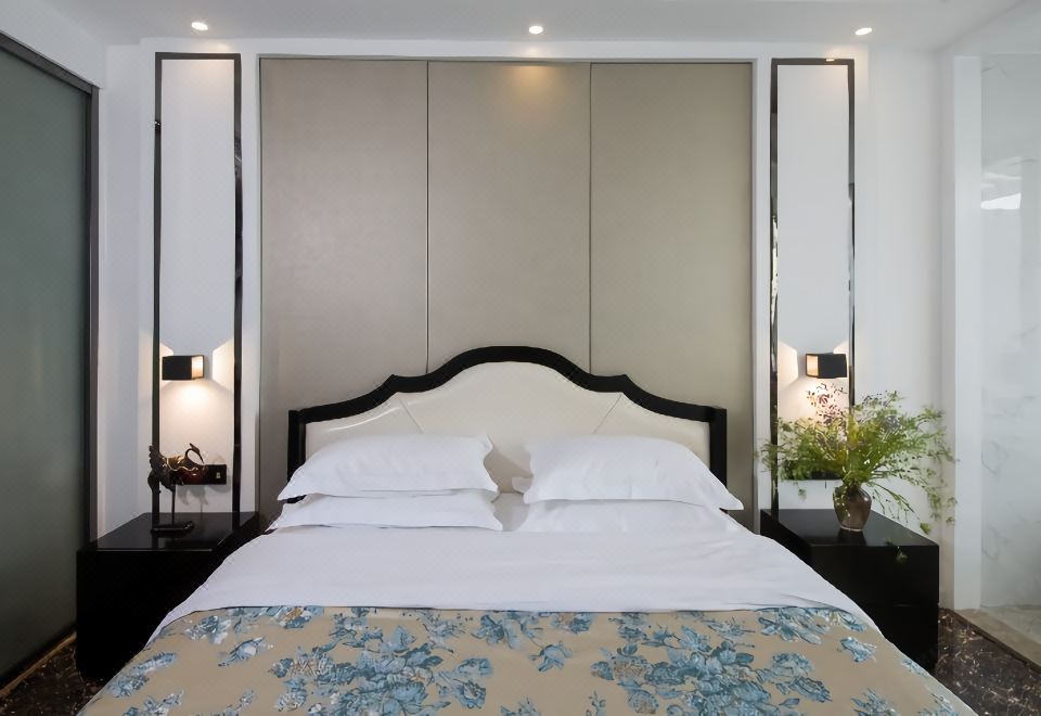 Miye Sea-view Holiday VillaUnparalleled Sea View Bath Balcony Room (180° Sea View + Marshall 3rd Gen Wireless Speaker + Xi Lai Men Deep Sleep Latex Pillow + Skin-Friendly Long Staple Cotton Linens + Smart Toilet + Tub)