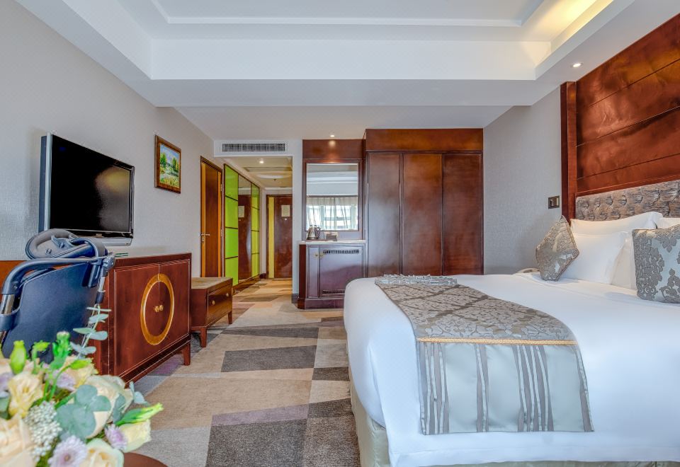 豪華廣場大床客房