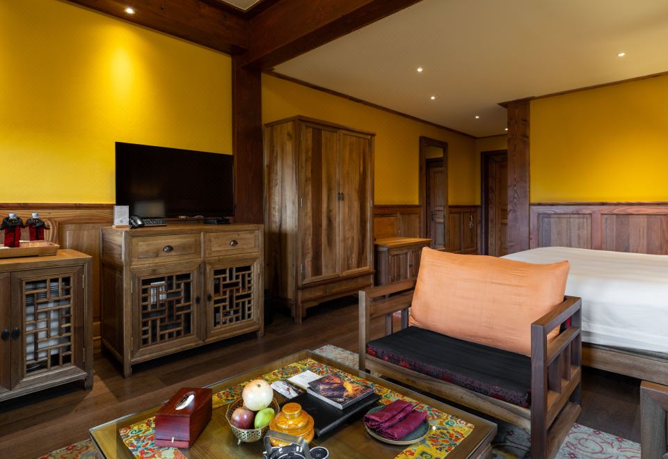 Songtsam Shangri-la LinkaDeluxe Double Room