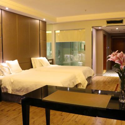 豪華雙人房（商務辦公桌椅+舒適床品） 梅州華美達酒店優惠