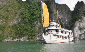 Calypso Cruise  - Lan Ha Bay