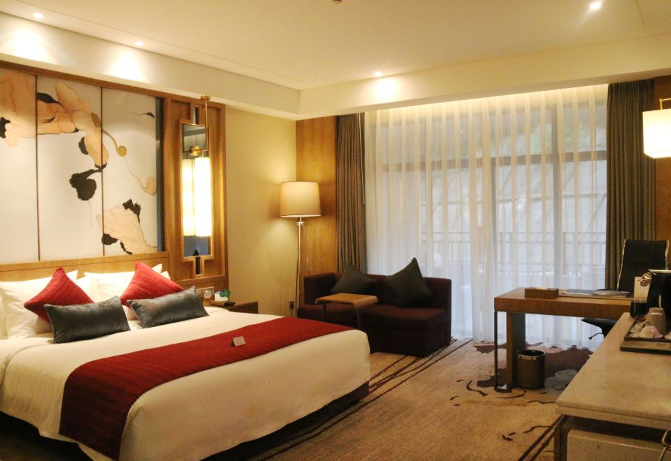 豪华行政大床房