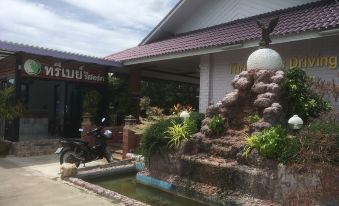 Three Bays Resort - Housity