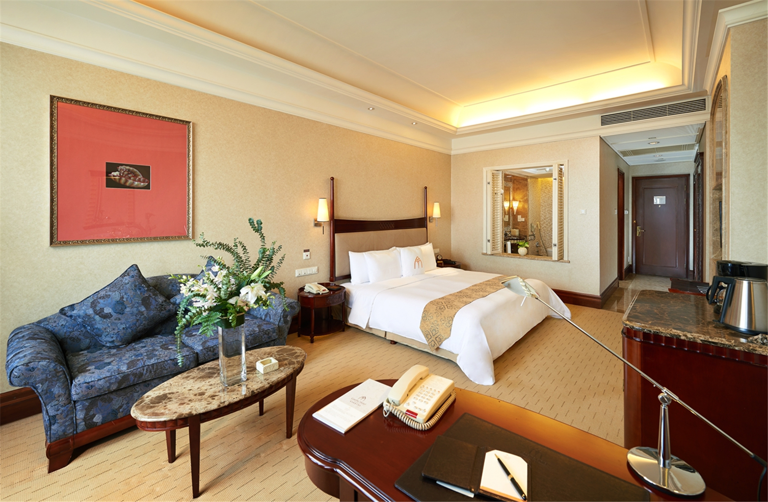 豪华大床房【俯瞰繁荣城景·舒睡床垫+汉斯格雅衞浴】