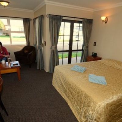 Superior King Studio Lantern Court Motel Promo Code