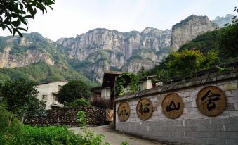 Yanqi Mountain Guesthouse