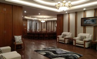 Fufeng Holiday Hotel