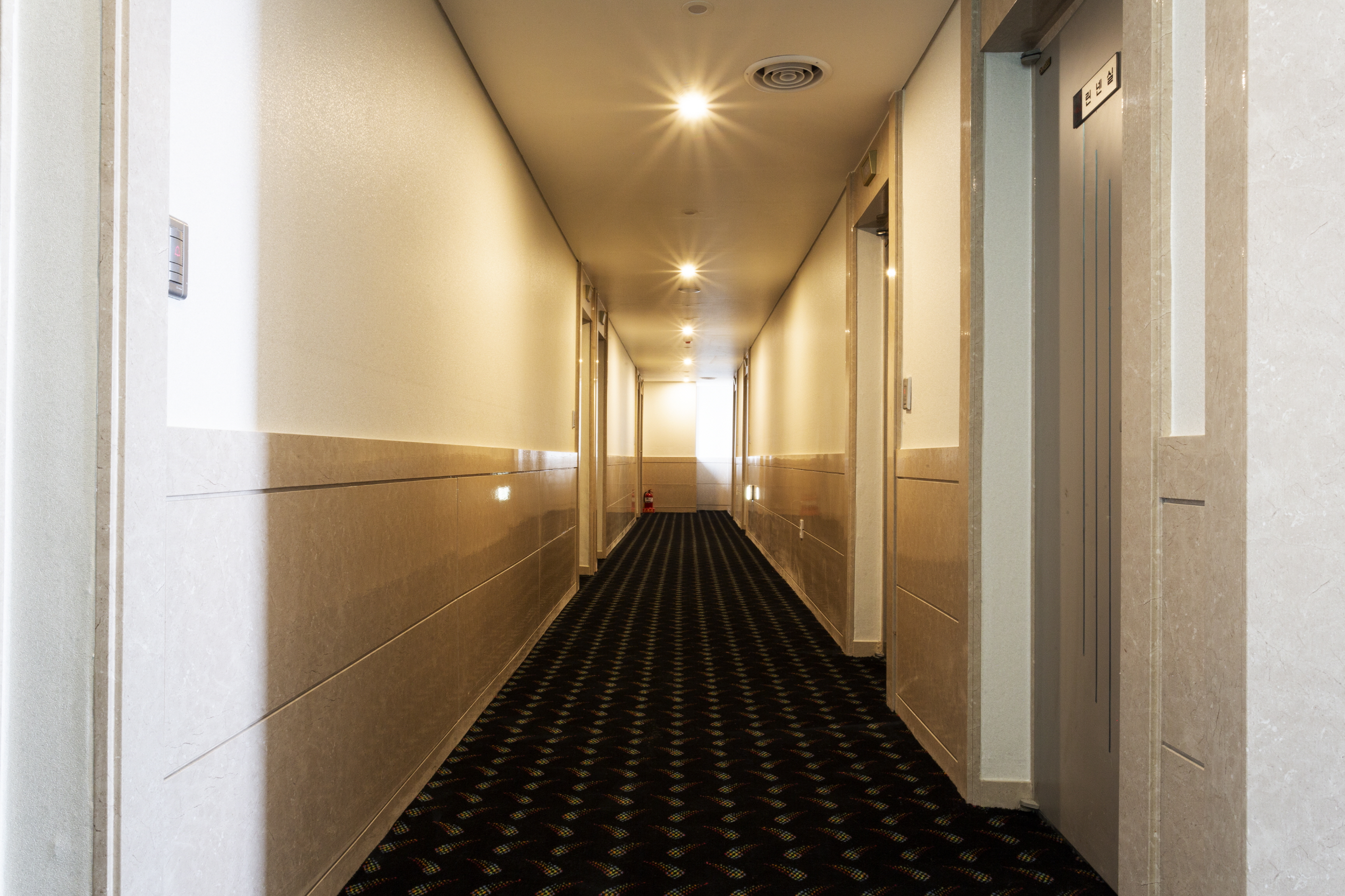 티롤관광호텔 강남 후기 및 특가 예약 - 서울 호텔 추천 | 트립닷컴