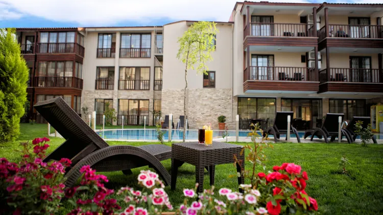 ヴィーナス スイート ホテル  外観