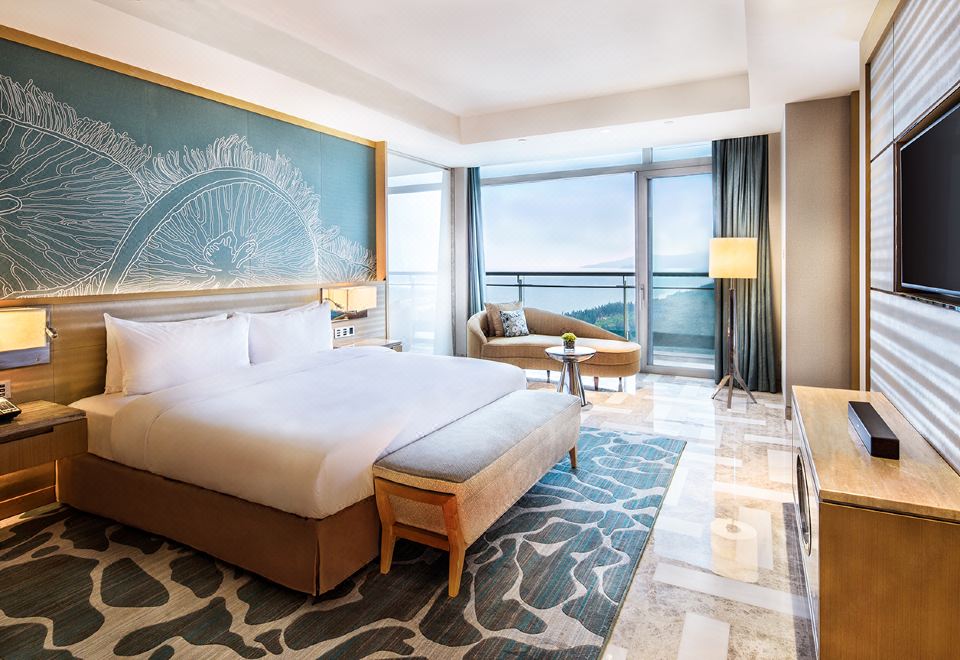 皇傢俱樂部海景大床房