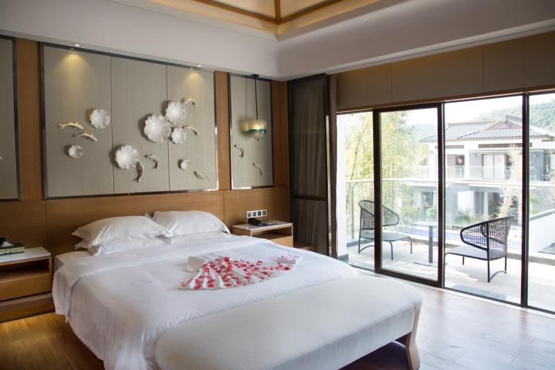 联排美墅泡池大床房