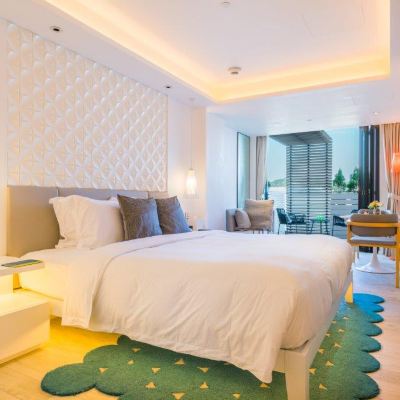 豪華房 - 有露台-大床 碼頭酒店優惠