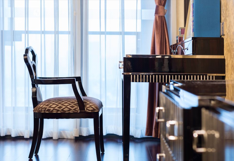 行政双床三人房（乳胶床垫+阳台+晾衣杆+小冰箱）