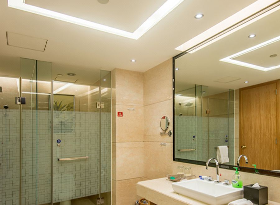 主楼豪华大床房