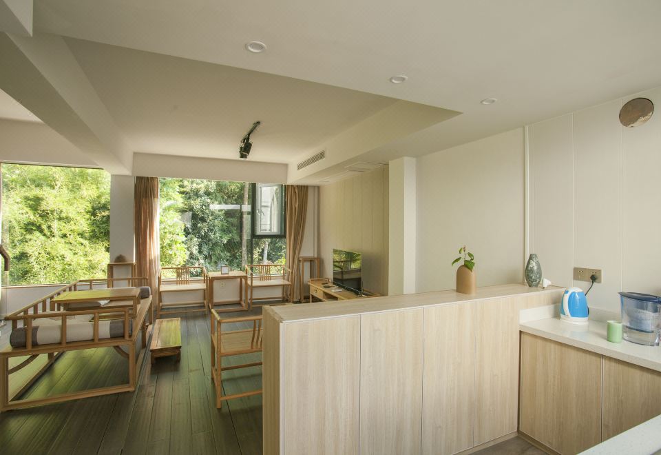 Deluxe Loft Suite