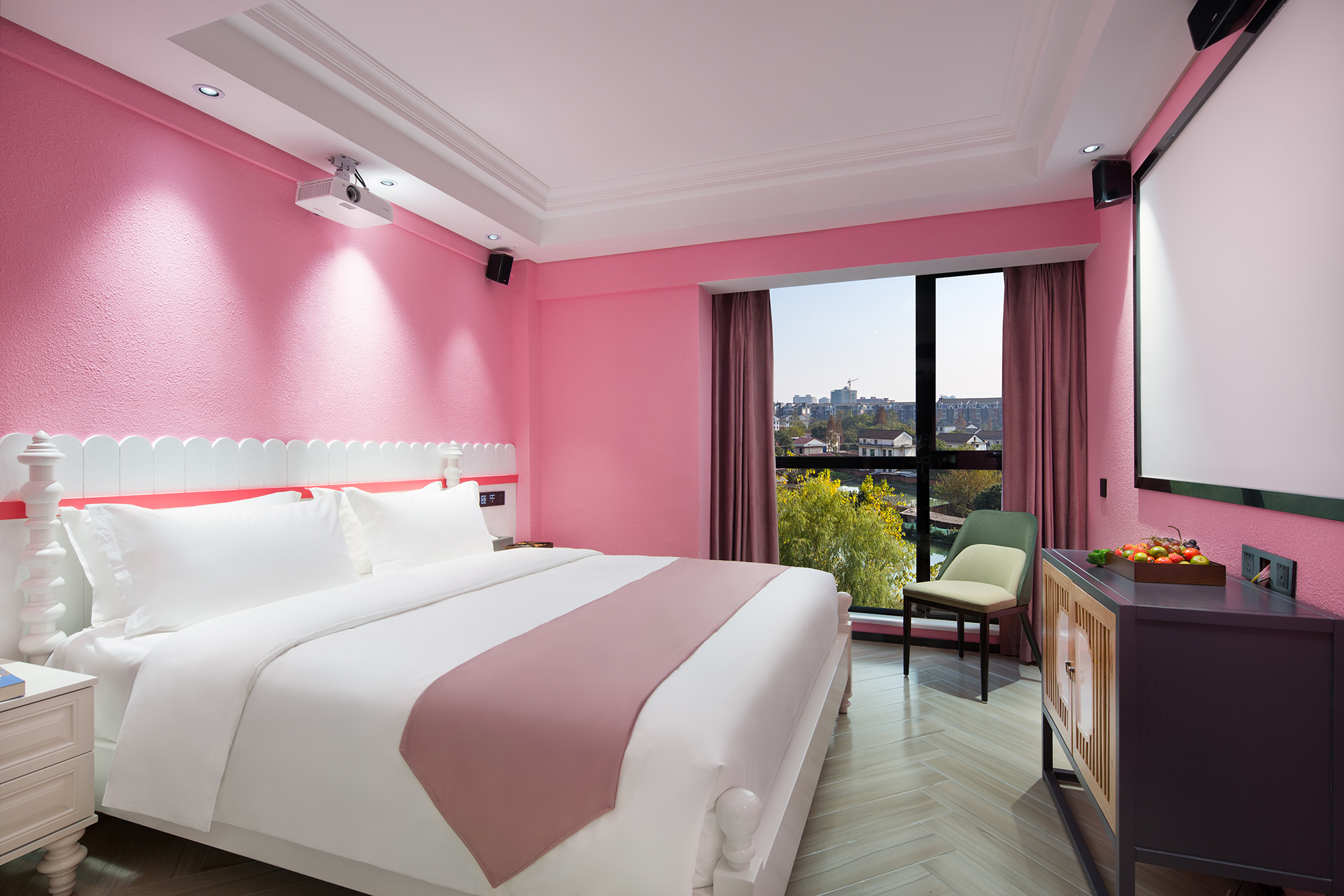 沉浸影音大床房