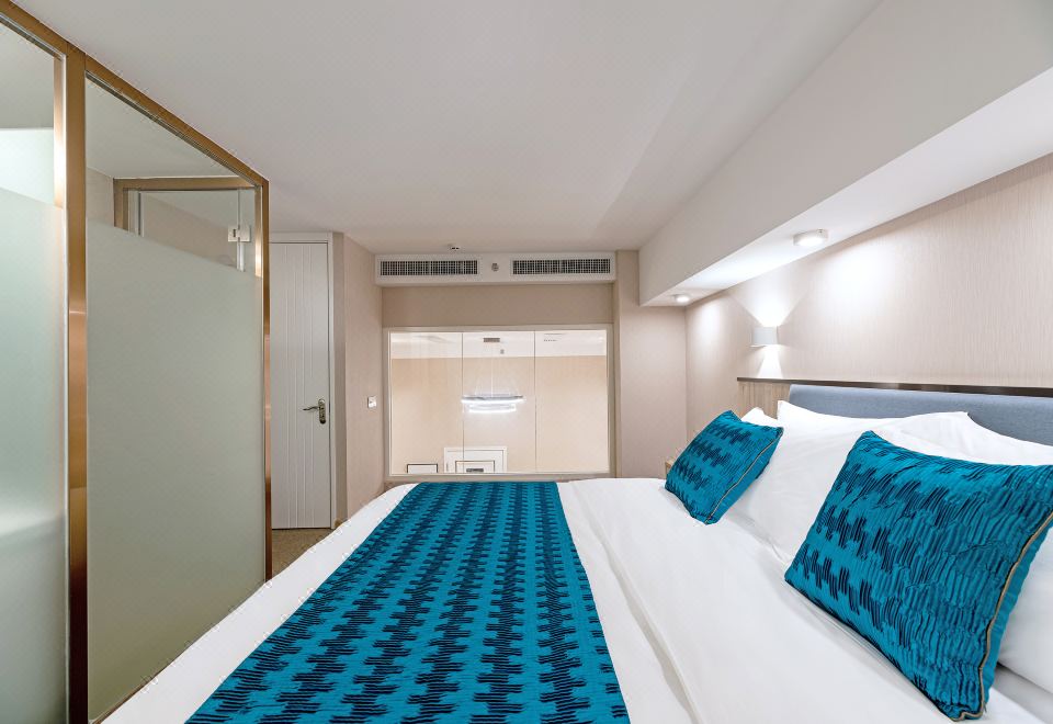 雅致复式双床家庭房