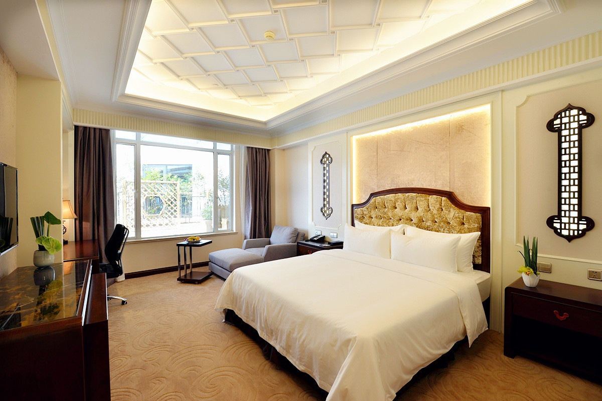 Excemon Ruian Sunshine Hotel豪华大床房（舒适办公区+乾湿分离+静谧好眠）
