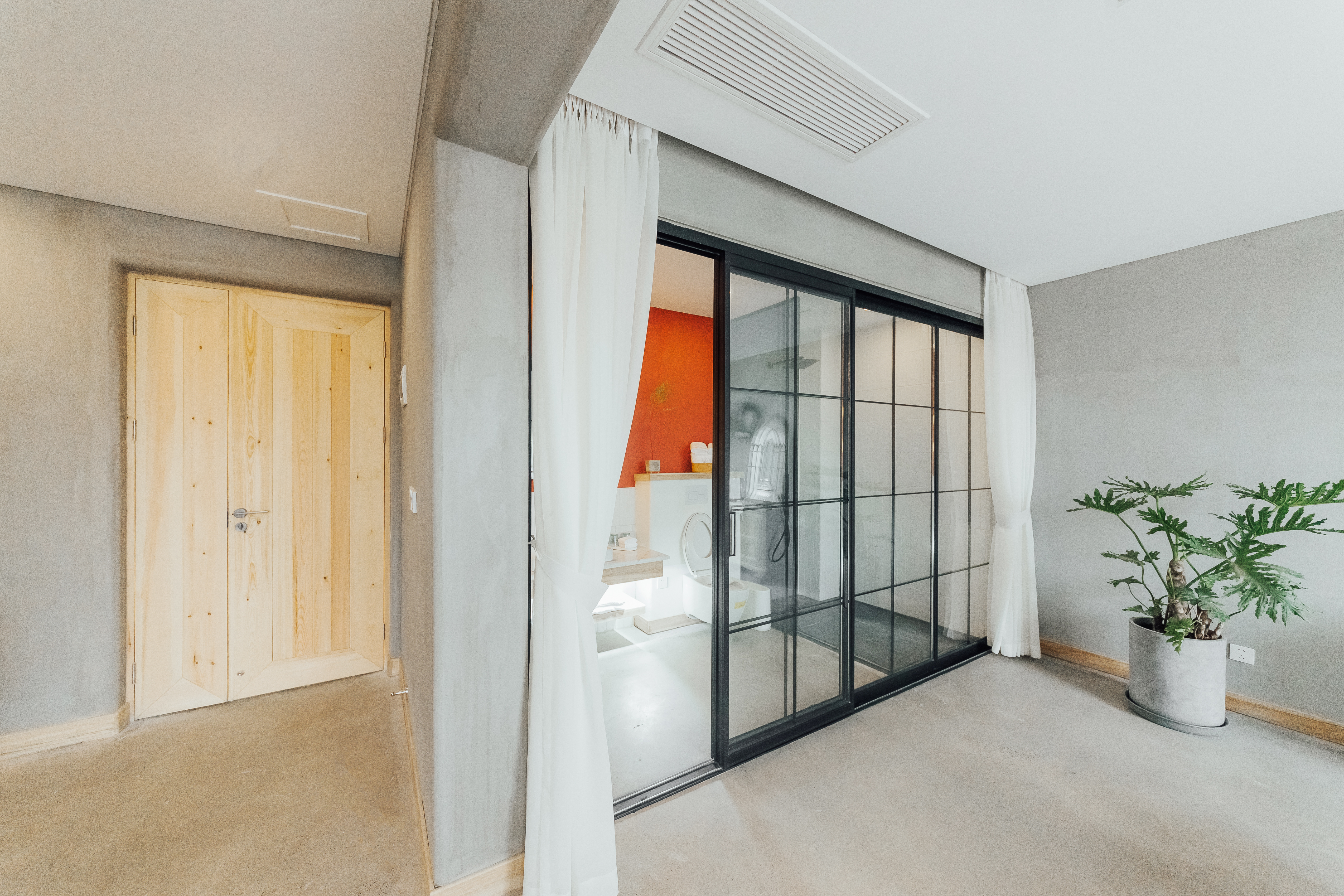 自转轴豪华套房