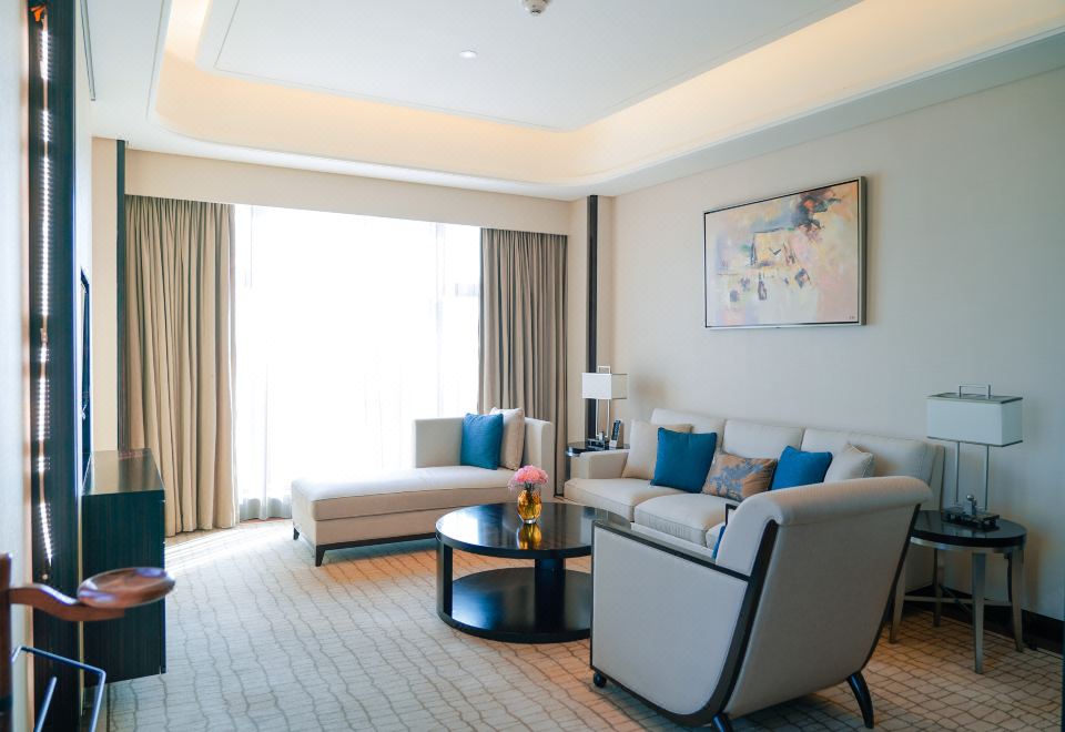 郡雅單臥套房（超大圓形浴缸?獨立會客廳）