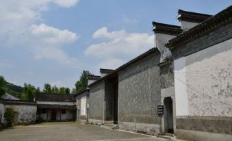 Ganxian Riverside Home Farmhouse