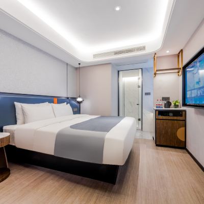 大床房A（電視投屏） 和頤至尚飯店（上海虹橋古北路伊犁路地鐵站店）優惠