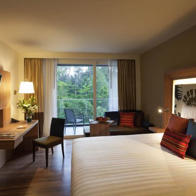 高級臨海園景特大床房 布吉卡馬拉海灘酒店 （SHA Extra Plus）優惠