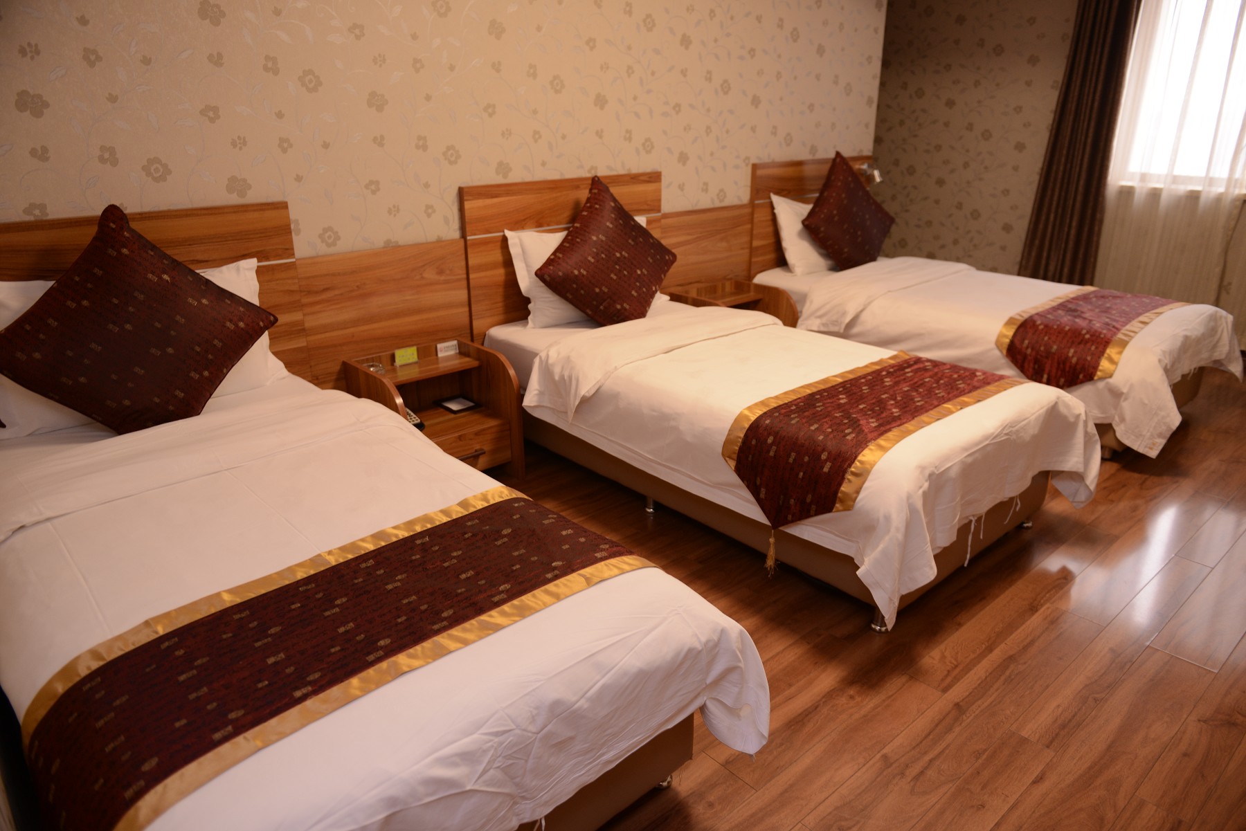 经济三人间（公共衞浴）