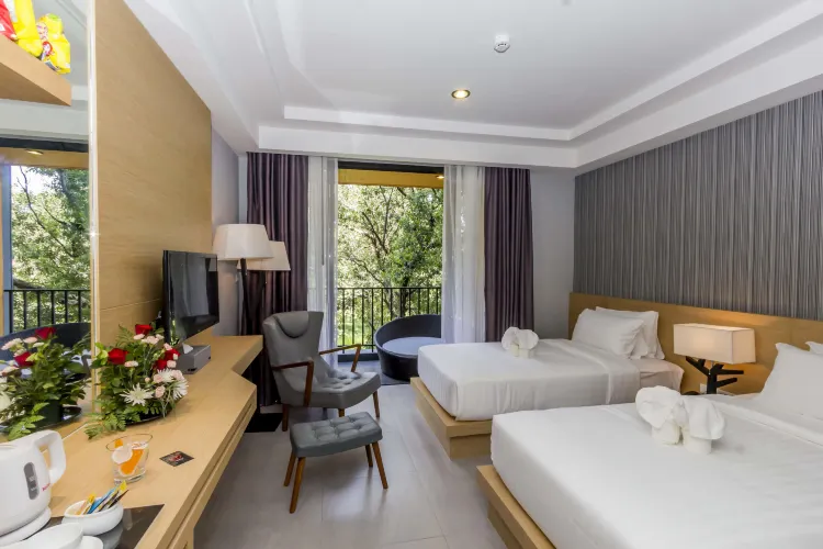 ห้องดีลักซ์เตียงแฝดพร้อมระเบีง