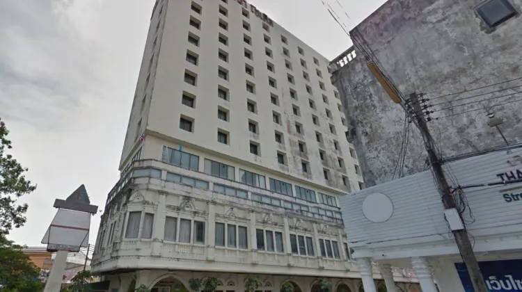 Daeng Plaza Hotel 外観