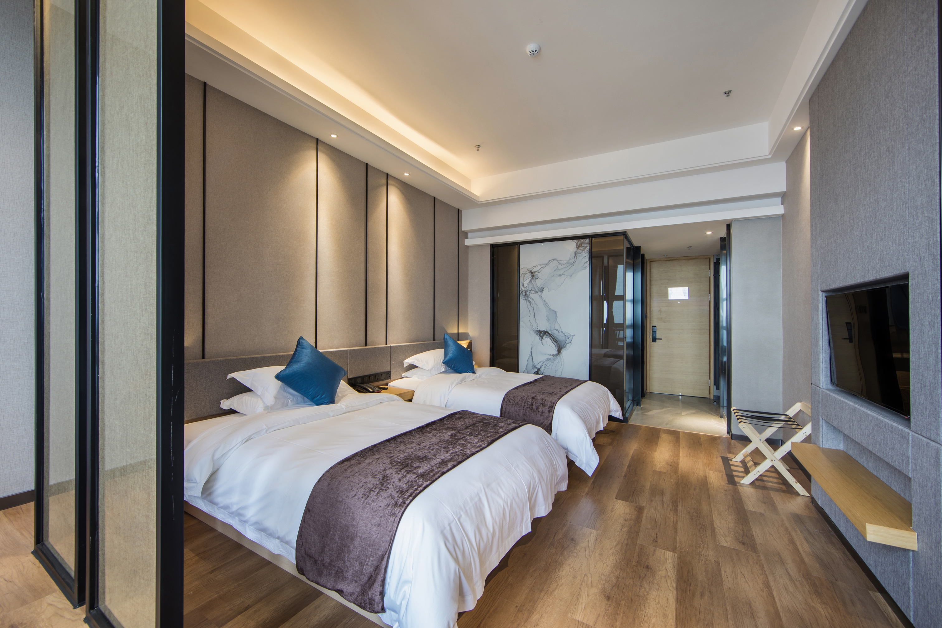 精典双床房（落地高空城景+静逸睡眠）