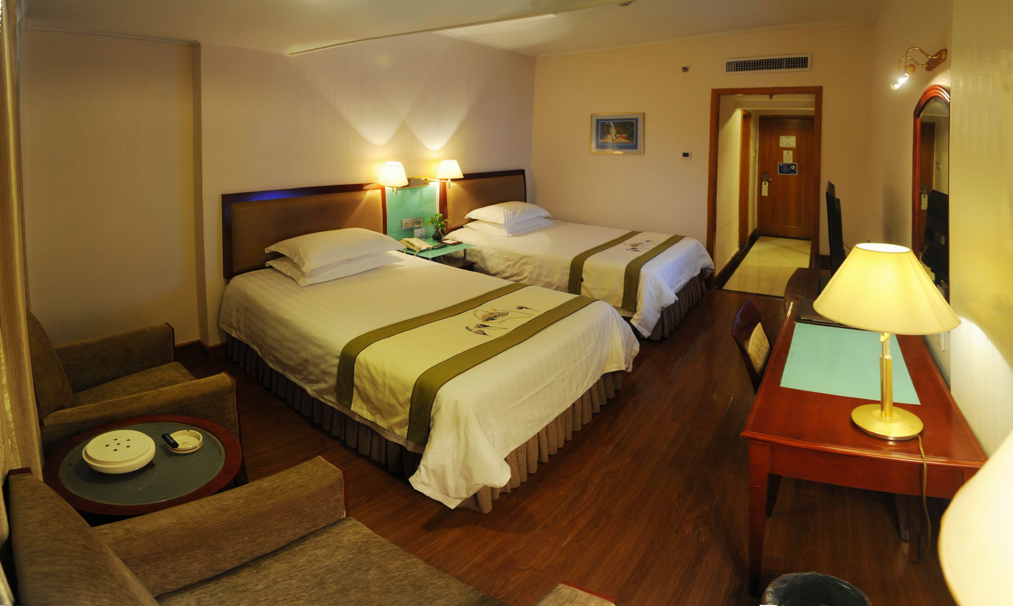 Overseas Chinese Hotel优选双床南音木偶主题房