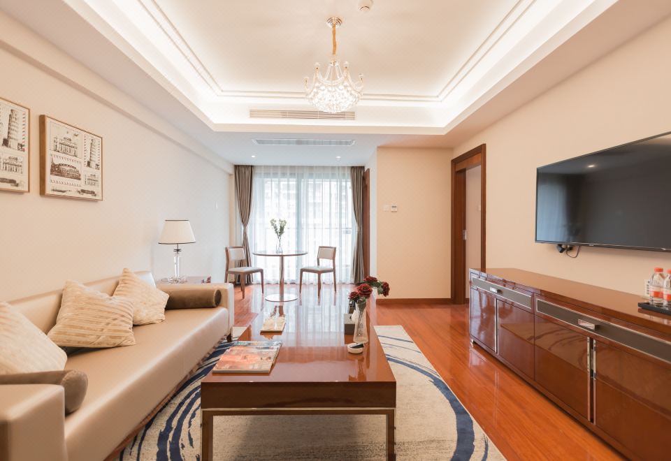 豪华四人双卧套房（乳胶床垫+阳台+晾衣杆+小冰箱）