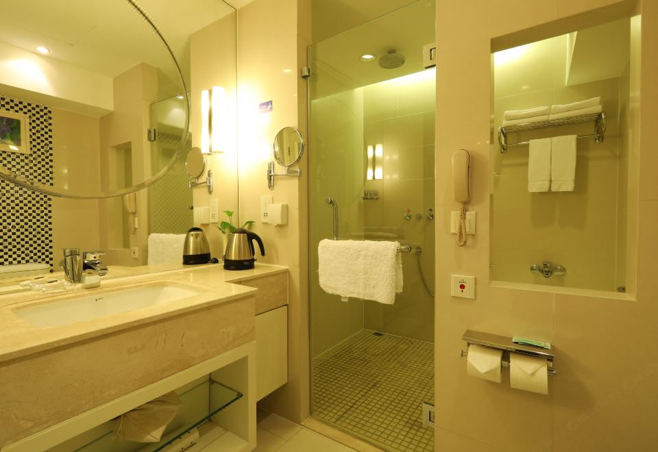 尊贵城景大床房