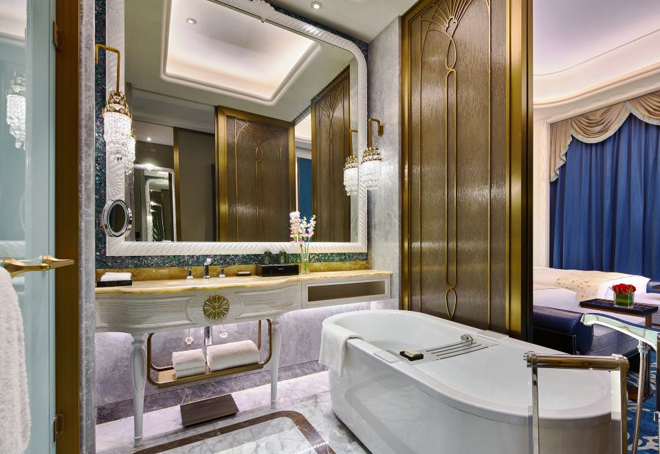 Wanda Vista Qingdao Oriental Film City HotelExecutive Grand Deluxe Sea View Twin