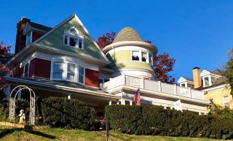 Berkeley House Bed & Breakfast - Housity