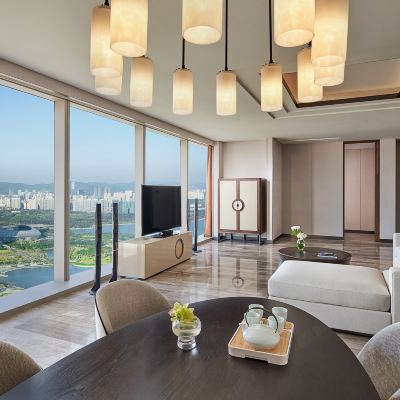 萊佛士全景套房-深圳灣壯闊海景及天際都市景緻 深圳鵬瑞萊佛士酒店優惠