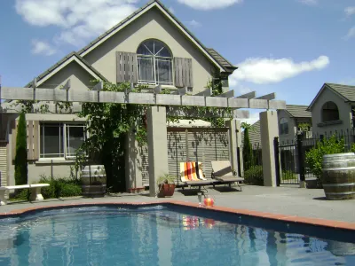 Lodge Bordeaux Hotels in 
