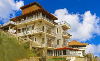 Walauwa on the hill - Housity