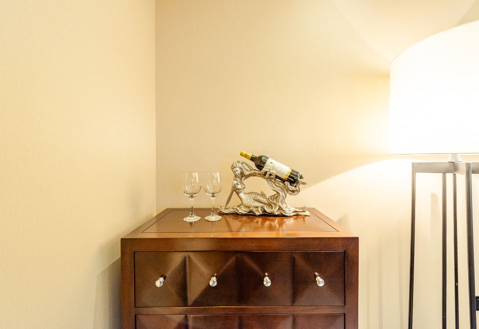 行政套房（会客厅+办公区+超大面积+深泡浴缸）