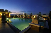 Rambuttri Village Inn & Plaza